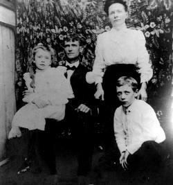 Erma May, Elmore, Jeanette, and Herbert Brown around 1900