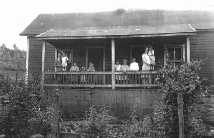 Roxie, Gerald, Louise, Gifford and Ruby Treece; Ruth, Warren, Stella and Charles Parker - around 1930